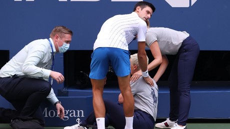 Novak Djokovic exclu de l’US Open pour avoir envoyé une balle sur une juge de ligne