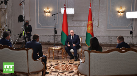 Le président biélorusse Alexandre Loukachenko accorde une interview aux représentants des principaux médias russes.