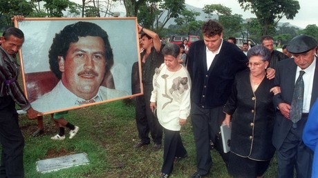 Colombie : le neveu de Pablo Escobar trouve 18 millions de dollars dans une cache de son oncle