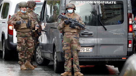 Des militaires de la mission Vigipirate sécurisent le périmètre après l'attaque islamiste qui a fait deux blessés à Paris le 25 septembre (image d'illustration).