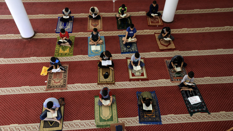 Val d'Oise : l'imam poursuivi pour apologie du terrorisme enseignait le Coran aux enfants