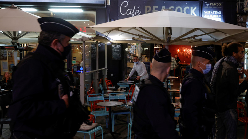 «Laissez-nous travailler»: cafetiers et restaurateurs manifestent à Toulouse pour la venue de Castex