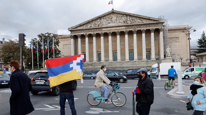 Des députés appellent le gouvernement à reconnaître la République autoproclamée du Haut-Karabagh