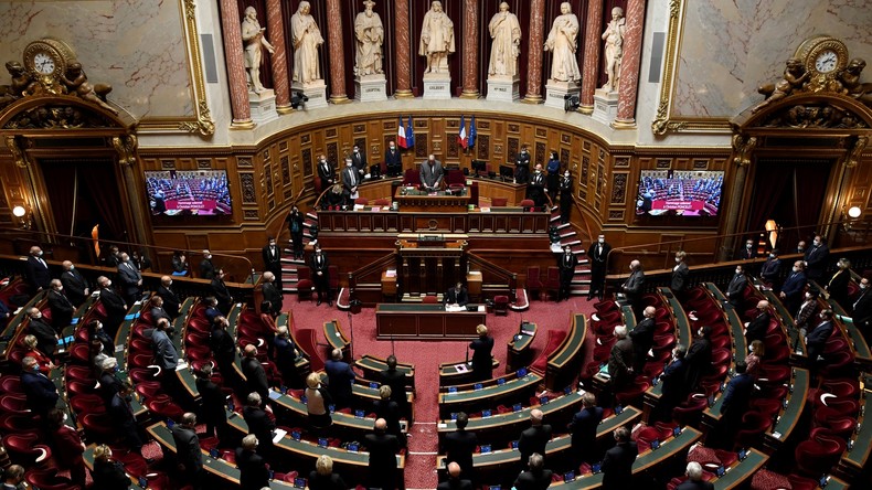 Covid-19 en France : huit sénateurs contaminés, un élu socialiste hospitalisé