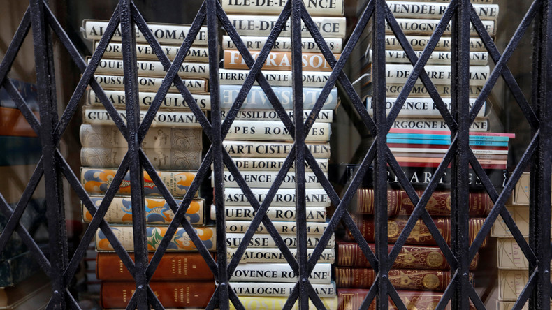 Confinement : après une polémique, les Fnac décident de fermer leur rayon culture pour 15 jours