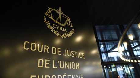 Plaque de la Cour de justice de l'Union européenne à Luxembourg photographiée le 13 janvier 2020.