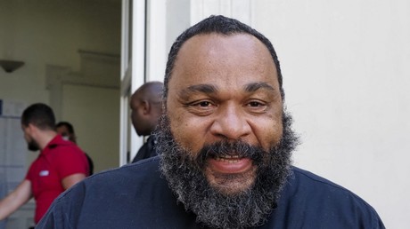 Gérald Darmanin et la préfète du Bas-Rhin annoncent porter plainte contre l'humoriste Dieudonné