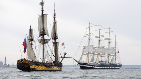 La réplique d'un navire russe du XVIIIe siècle accoste à Bordeaux