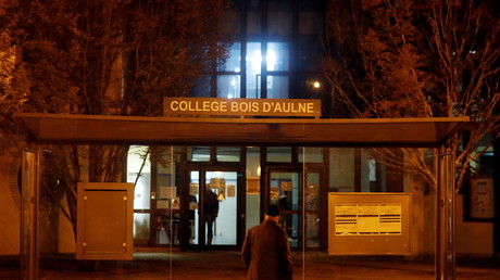 Le collège du Bois d'Aulne de Conflans-Sainte-Honorine, où enseignait le professeur et devant lequel il a été décapité, le 16 octobre 2020 (image d'illustration).