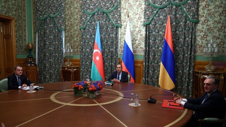 Haut-Karabagh : les chefs de la diplomatie arménienne et azerbaïdjanaise à Moscou