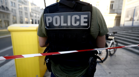 Lyon : des menaces de décapitation visant un maire et des professeurs taguées sur une école