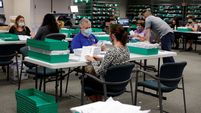 Donald Trump dénonce de possibles fraudes électorales, Twitter le signale