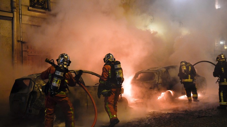 A Oyonnax, des tirs de mortiers d'artifice blessent trois policiers