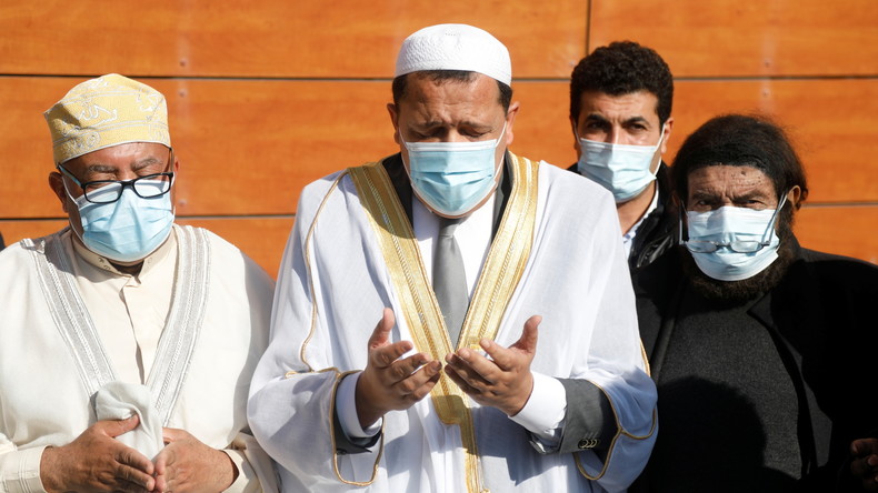 Entre menaces de mort, pétitions et critiques, la position de l'imam Chalghoumi contestée