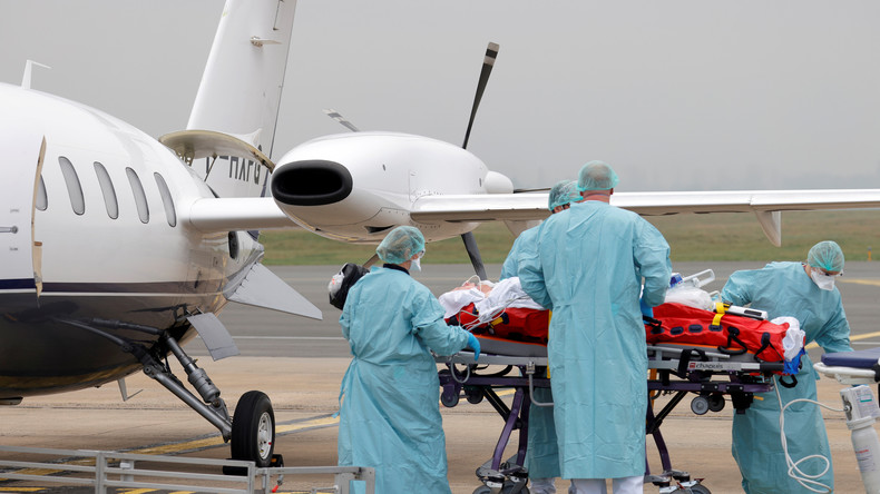 Covid-19 : face à l'épidémie un médecin annonce qu'il faut «annuler» Noël et la Saint-Sylvestre