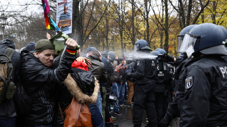 Allemagne, République tchèque, Slovaquie : les manifestations anti-restrictions se poursuivent