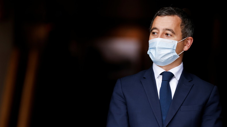 Darmanin suggère aux journalistes de «se rapprocher des autorités» pour couvrir des manifestations