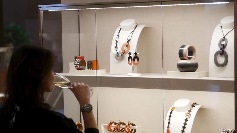 Vladimir Poutine signe une hausse de l'impôt sur les hauts revenus