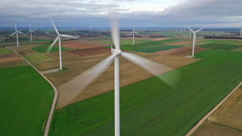 Julien Aubert : «Il est plus facile de plaider en faveur des éoliennes lorsqu'on vit dans Paris»