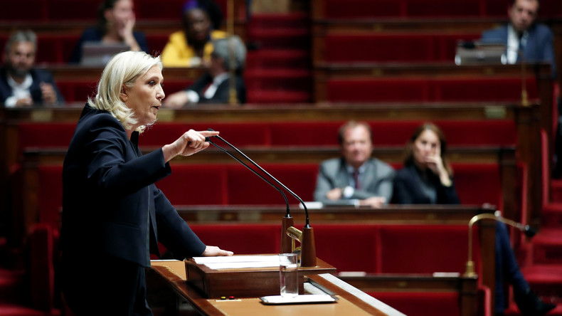 «Complaisance» avec les black blocs : Marine Le Pen estime que le gouvernement a «perdu le contrôle»