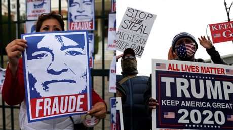 Montage : Manifestation de l'opposition à La Paz, Bolivie 9 novembre , 2019 / Manifestation de soutiens de Donald Trump, Detroit, Michigan, Etats-Unis., 5 novembre, 2020.