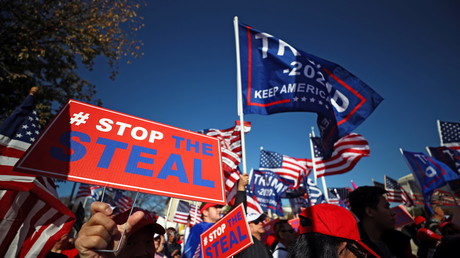 «Arrêtez le vol !» : mobilisation massive des pro-Trump à Washington (VIDEOS)