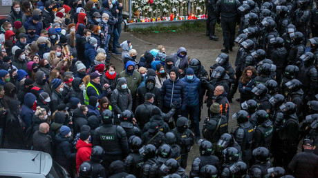 Biélorussie : manifestation et violences à Minsk suite au décès d'un opposant