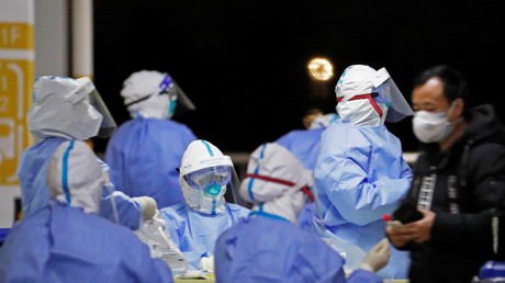 Covid-19 : un dépistage massif à l’aéroport de Shanghai provoque des scènes de chaos