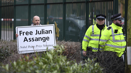 Julian Assange en danger de mort face à la propagation du Covid-19 dans la prison où il est détenu