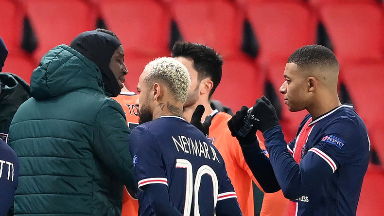 PSG-Basaksehir : un membre de l'équipe turque a-t-il qualifié les arbitres roumains de «gitans» ?