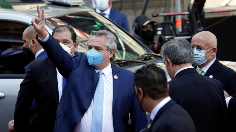 Vaccin russe en Argentine : le président se fera inoculer en premier «pour que personne n'ait peur»