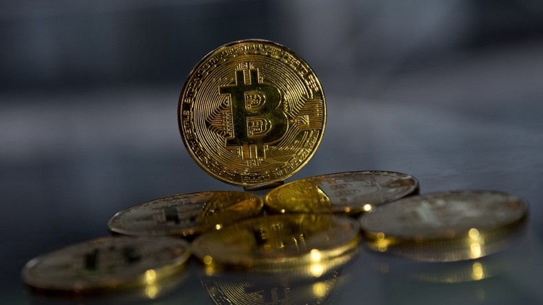 Le bitcoin franchit la barre des 20 000 dollars pour la première fois de son histoire