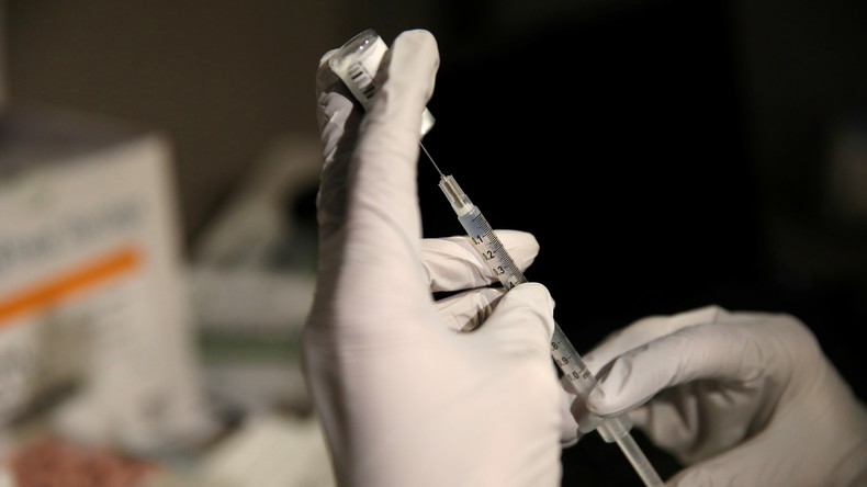 Covid-19 : une députée souhaite l'instauration d'un «passeport vert» pour les personnes vaccinées