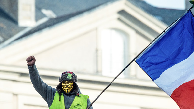 «Macron, tu vas crever» : un Gilet jaune écope de 6 mois de prison avec sursis pour menaces