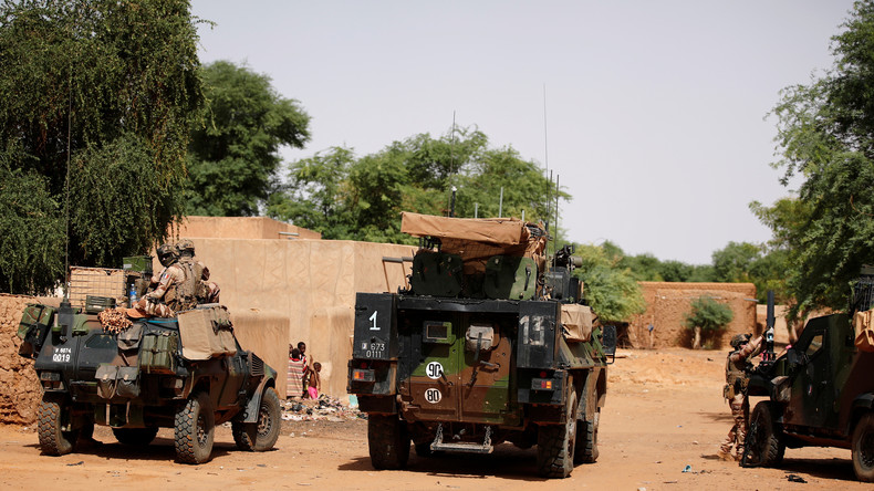 Trois militaires français tués au Mali, Macron fait part de sa «très grande émotion»
