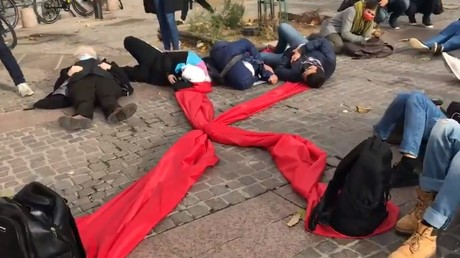 Rassemblement à Paris pour la Journée mondiale de la lutte contre le SIDA