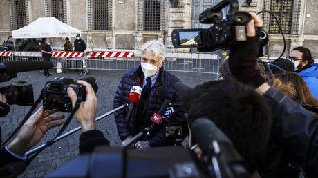 Indigné par la remise de la Légion d'honneur à Al-Sissi, un célèbre écrivain italien rend la sienne