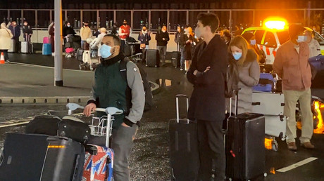 Chaos à Heathrow après la suspension par plusieurs pays des vols en provenance du Royaume-Uni