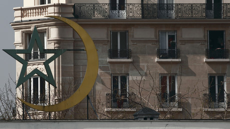 Le croissant et l'étoile sur le faîte de la grande mosquée de Paris, 20 mars 2012 (image d'illustration).