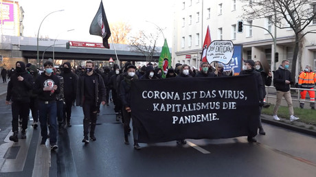 «Que les riches paient pour la crise» : des centaines de militants de gauche défilent à Berlin