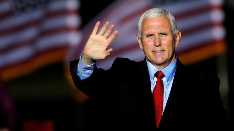 Le vice-président Mike Pence soutient les objections des sénateurs lors du vote du Collège électoral