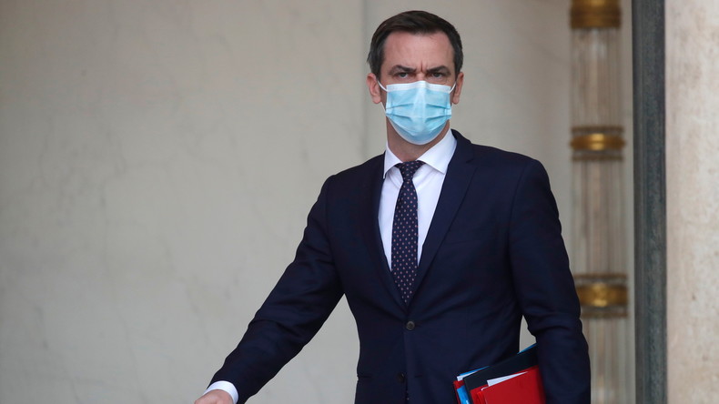 Covid-19 : trois figures souverainistes françaises demandent des comptes à Olivier Véran