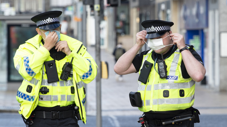 Mesures anti-Covid : en Ecosse, une intervention policière filmée fait polémique