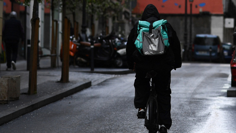 Antisémitisme : le livreur Deliveroo sous le coup d'une obligation de quitter le territoire français