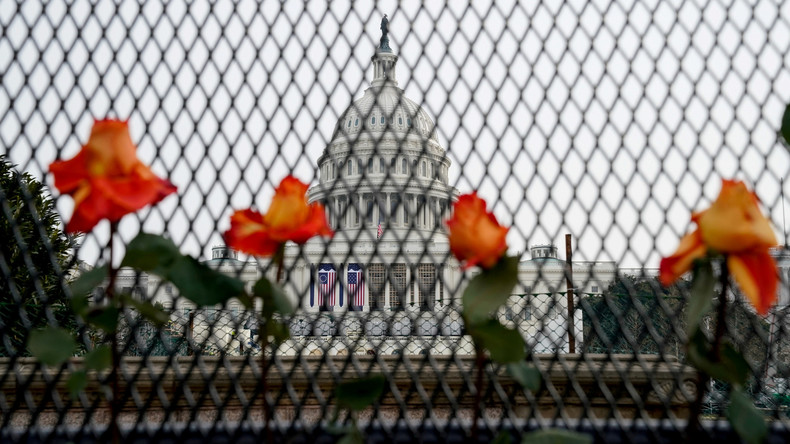 La mascarade du Capitole et la fiction démocratique
