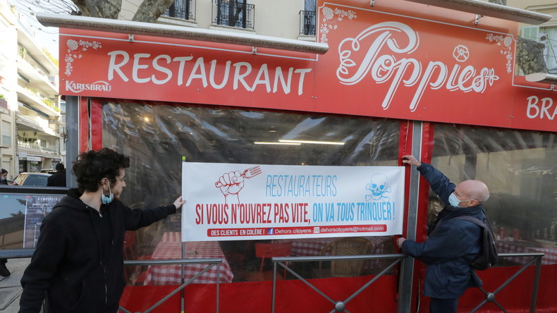 «Résistance», «liberté» : un restaurateur niçois acclamé par ses clients lors d'un service illégal