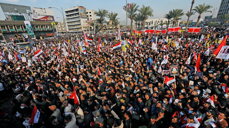 Un an après l'assassinat du général iranien Soleimani, des milliers d'Irakiens lui rendent hommage