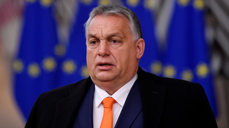 Covid-19 : Orban critique l'UE et surveille le développement de vaccins en Russie et en Chine