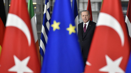 Recep Tayyip Erdogan avant une réunion avec les présidents du Conseil de l'UE et de la Commission européenne à Bruxelles, le 9 mars 2020 (image d'illustration)