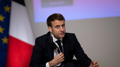 La vaccination, tournant décisif pour la candidature Macron 2022 ?